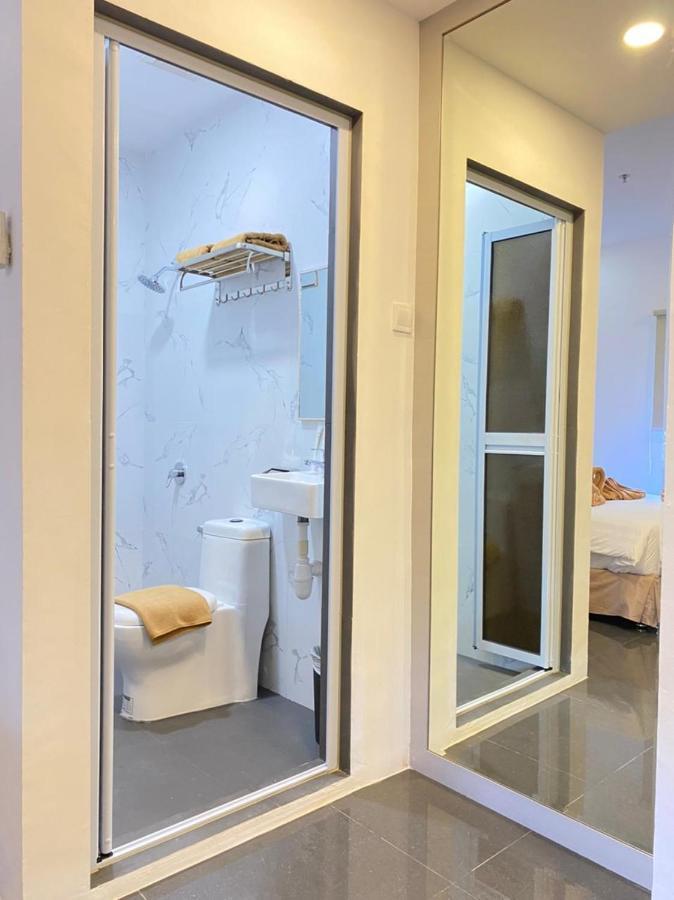 Batam 1 Hotel Наґойя Екстер'єр фото