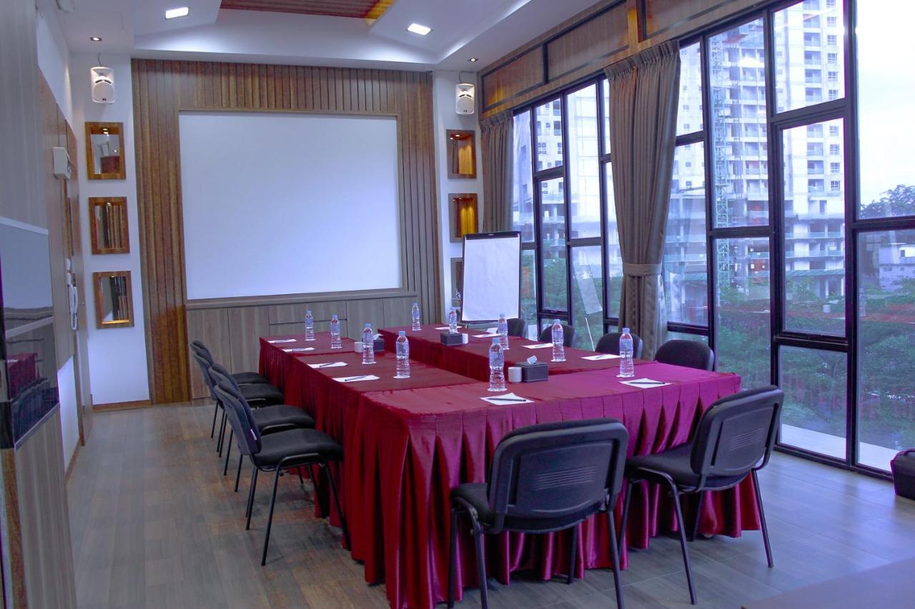 Batam 1 Hotel Наґойя Екстер'єр фото