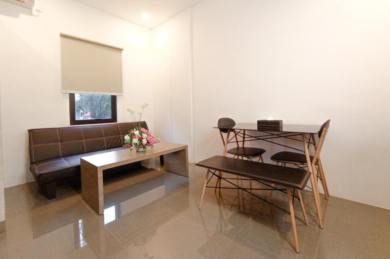 Batam 1 Hotel Наґойя Екстер'єр фото